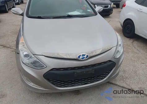 2013 Hyundai Sonata Hybrid from USA, damaged, VIN KMHEC4A48DA077443
